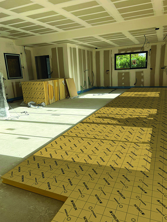 Plaque isolante pour sols Utherm Floor K avec plancher chauffant